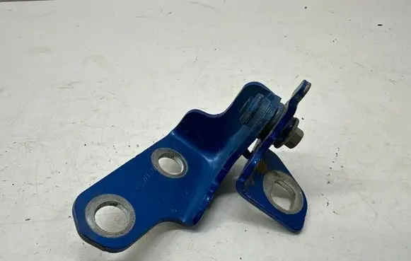 Ford Puma Front door lower hinge 