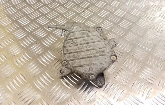 Toyota Corolla Verso E121 Vacuum pump 12010783