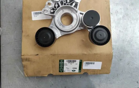 Land Rover Discovery 5 Timing belt tensioner pulley LR183649