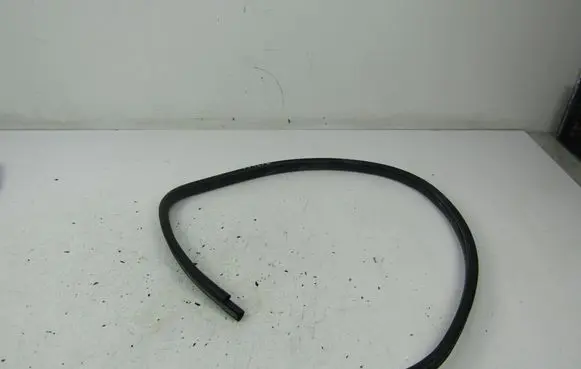 Suzuki Swift I Front door rubber seal 