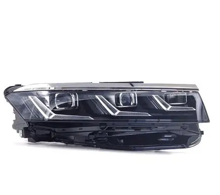Volkswagen Touareg III Headlight/headlamp 761941082B