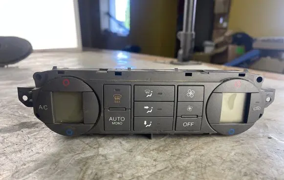 Ford Focus Climate control unit 3m5t18c612al