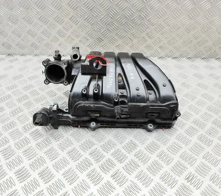 Renault Captur II Intake manifold 72467093 72467086