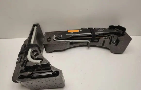 Porsche Macan (95B) Tool set 95B012109A