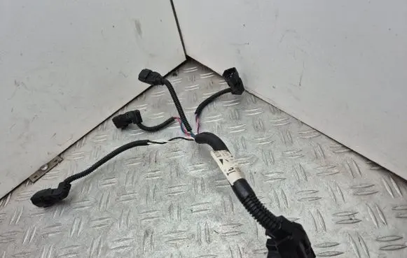 Toyota RAV 4 (XA50) Fuel injector wires 8212633050 8212633050B