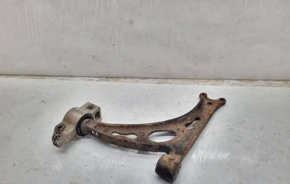 Skoda Octavia Mk2 (1Z) Front lower control arm/wishbone 1001990086