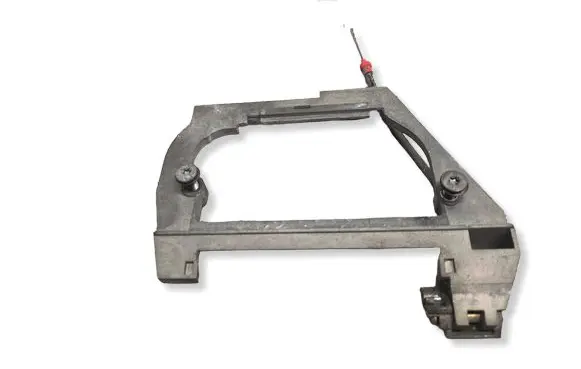 BMW 5 E39 Rear door exterior handle/bracket 5228236646