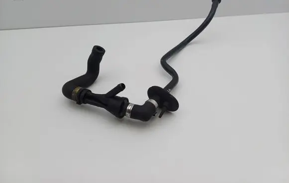 Audi A4 S4 B5 8D Vacuum line/pipe/hose 058133783 058133753