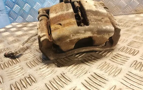 Mercedes-Benz A W169 Front brake caliper