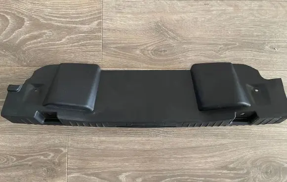 Trunk/boot sill cover protection
