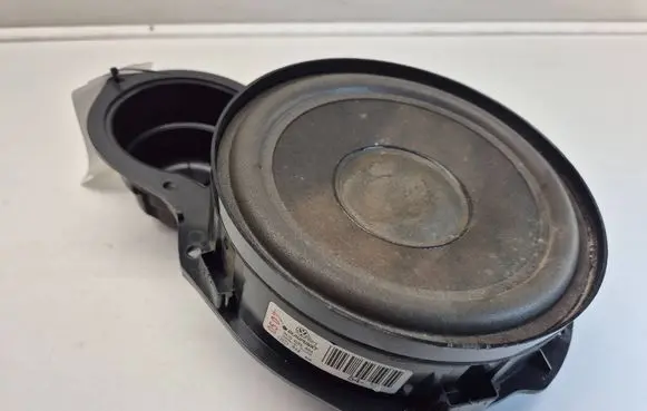 Volkswagen PASSAT B6 Front door speaker 3C0035454