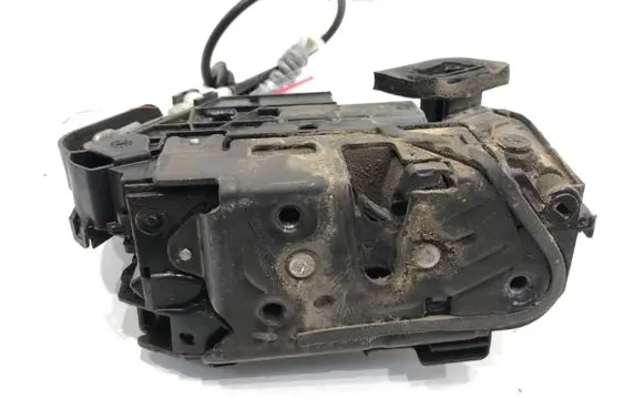 Skoda Fabia Mk3 (NJ) Rear door lock 5TA839016D