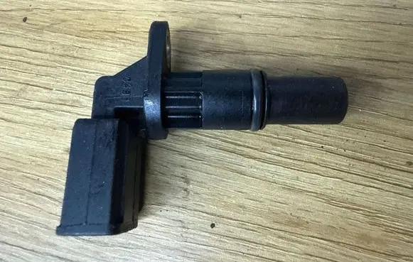 Skoda Octavia Mk2 (1Z) Camshaft position sensor 06B905163A