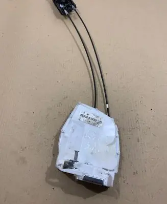 Opel Agila B Rear door lock 8230251K20