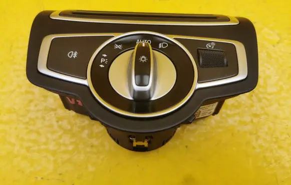 Mercedes-Benz GLC C253 Light switch A2059057007