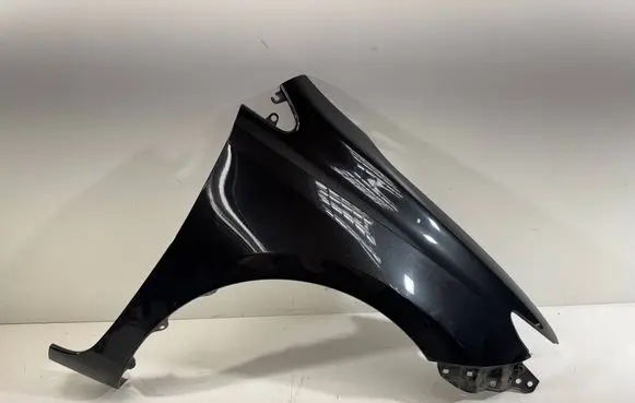 Toyota Auris E180 Fender