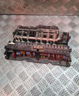 BMW 3 E46 Fuse box set 8364542