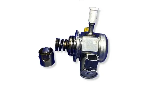 Nissan X-Trail T32 Fuel injection high pressure pump 16630HY00A 0261520432 4005763668