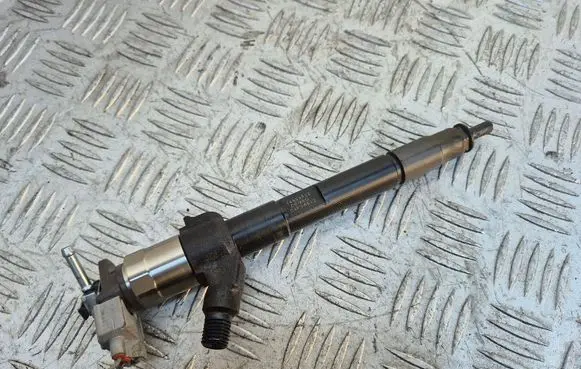 Fuel injector