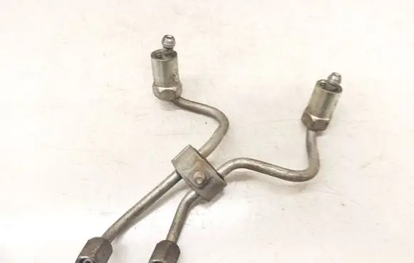 Toyota Avensis T250 Fuel line/pipe/hose 