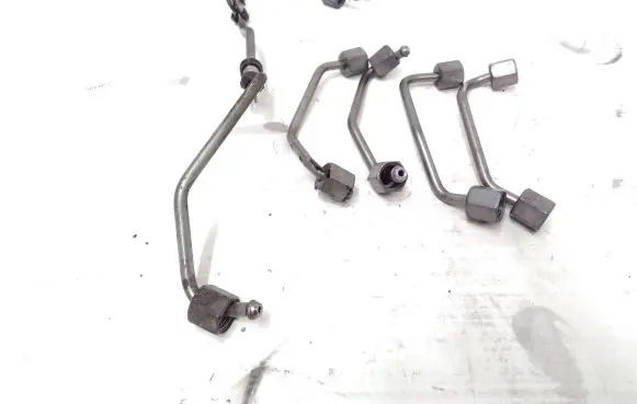 Mercedes-Benz GLC C253 Fuel injector supply line/pipe 
