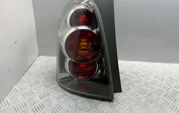 Toyota Corolla Verso AR10 Rear/tail lights 815610F020