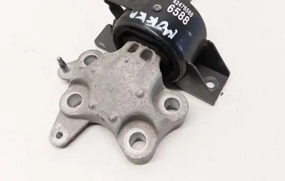 Engine mount bracket