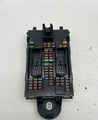 Volvo XC90 Fuse module 31346672 K067R 0241313