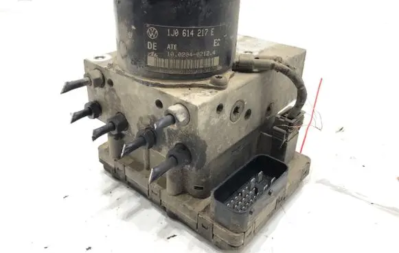 Skoda Octavia Mk1 (1U) ABS Pump 1J0614217E