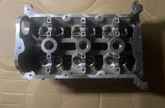 Porsche Panamera (970) Engine head 9461041055R 9461041055