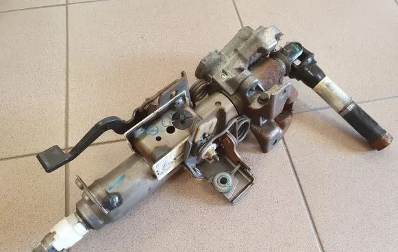 Mercedes-Benz Vito Viano W639 Steering wheel axle set 