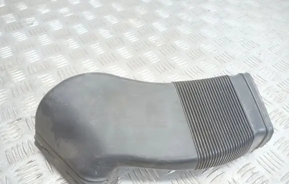 Audi A6 S6 C5 4B Air intake duct part 8D0129617E