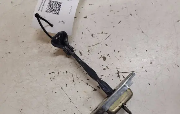 Toyota Yaris Front door check strap stopper