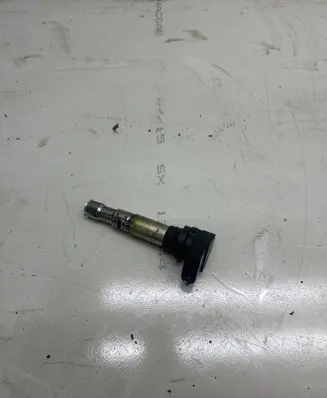 High voltage ignition coil