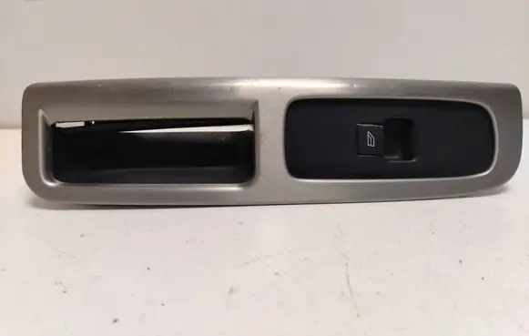 Volvo V50 Electric window control switch 8679669 ESW464