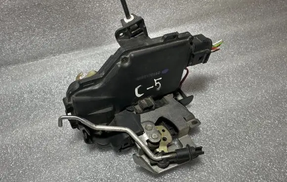 Audi A6 S6 C5 4B Front door lock 4B1837016B PA66309G
