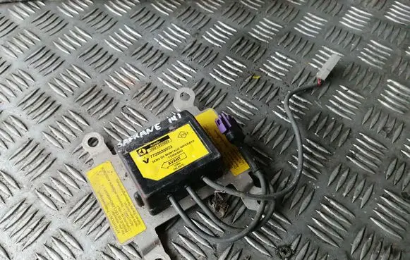 Renault Safrane Airbag control unit/module 7700838923 550145900