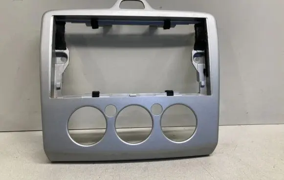 Radio/GPS head unit trim
