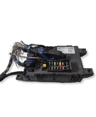 Opel Corsa D Fuse module 13142241 28084929 000292540