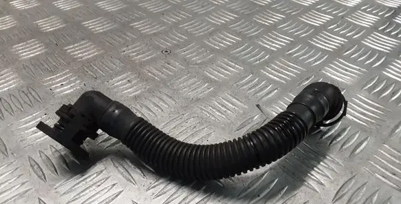 Volkswagen Golf VI Breather hose/pipe 03L103493AE