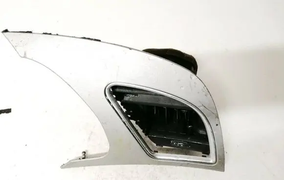 Audi A5 8T 8F Dash center air vent grill 8t2820902b 8t2820902