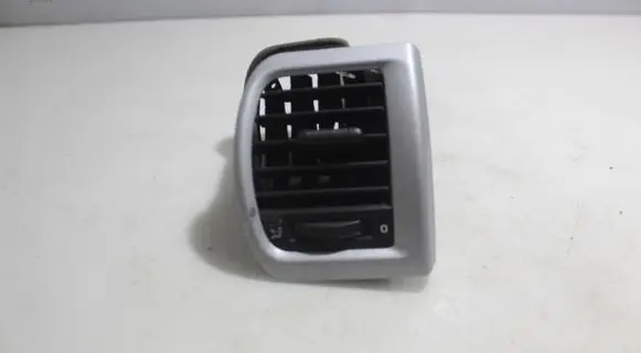 Skoda Fabia Mk2 (5J) Dashboard side air vent grill/cover trim