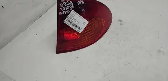 Toyota Avensis T220 Rear/tail lights