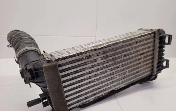 Ford Focus Intercooler radiator BV61-9L440-CK