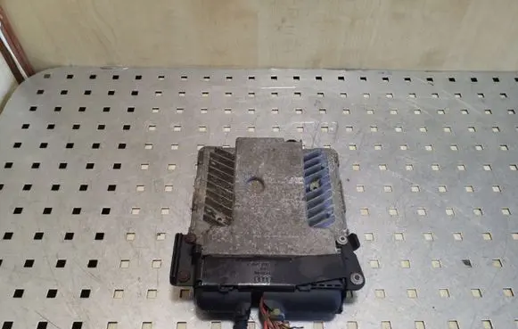 Seat Leon (1P) Engine control unit/module 03G906018GQ 5WP45633AC
