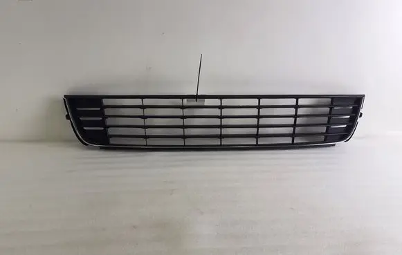 Volkswagen Touran II Front bumper lower grill