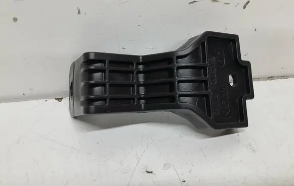 KIA Ceed Rear bumper mounting bracket 86635J7300 J786635300