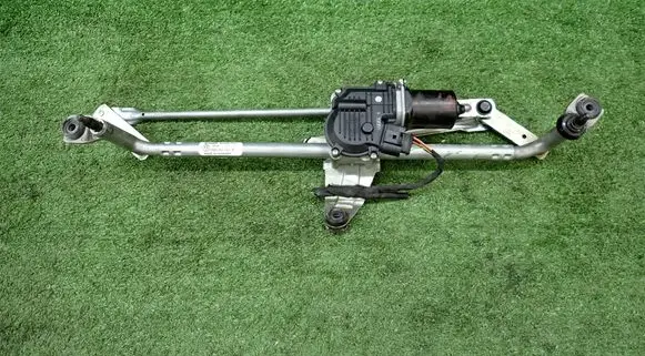 Volkswagen Tiguan Front wiper linkage and motor 5NB955023B