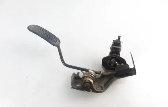 Toyota Avensis T220 Accelerator throttle pedal 1983003010 8928147010
