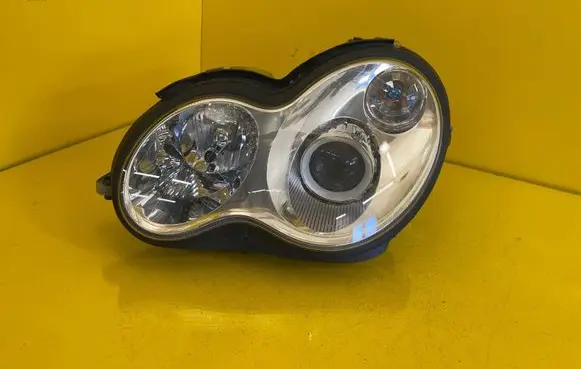 Mercedes-Benz C W203 Headlight/headlamp A2038203761